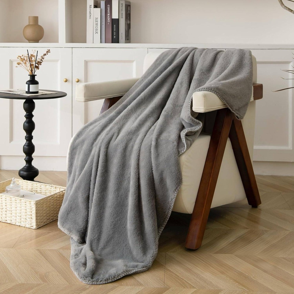 Super Soft Plush Throw Blanket 50 x 65‎ - Cozy, Lightweight, Warm, Gray-NWT